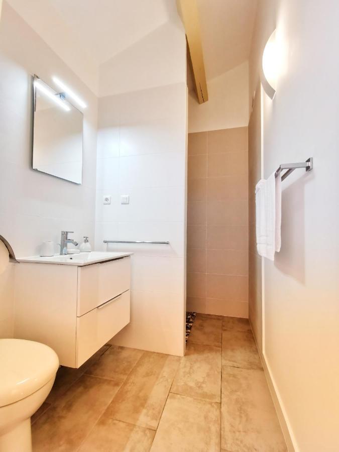 STUDIO PRIVATIF CLIMATISÉ , TERRASSE ET PiSCINE Pernes-les-Fontaines Extérieur photo